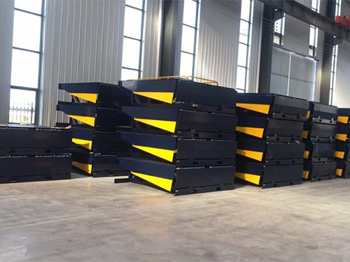 固定式登車(chē)橋